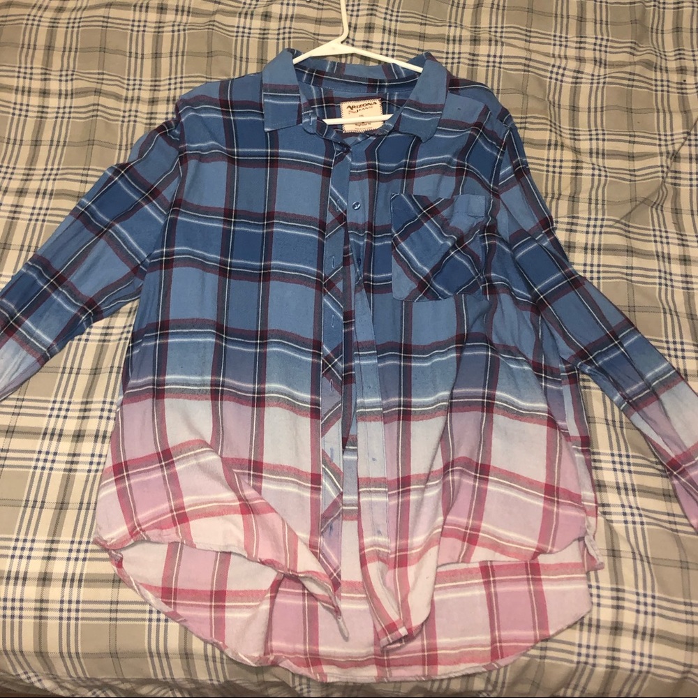 VERY CUTE BUTTON UP!!